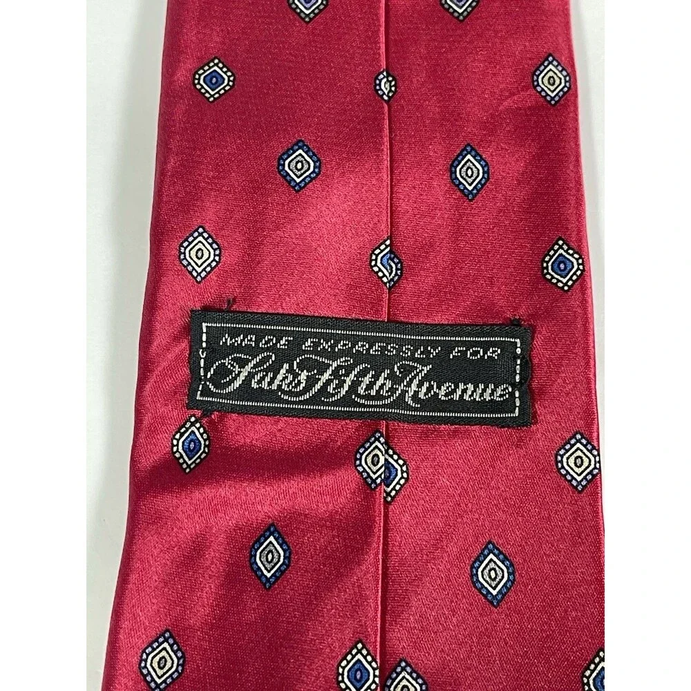 Saks Fifth Avenue Men's Silk Neck Tie Red Diamond Geometric USA Made 56